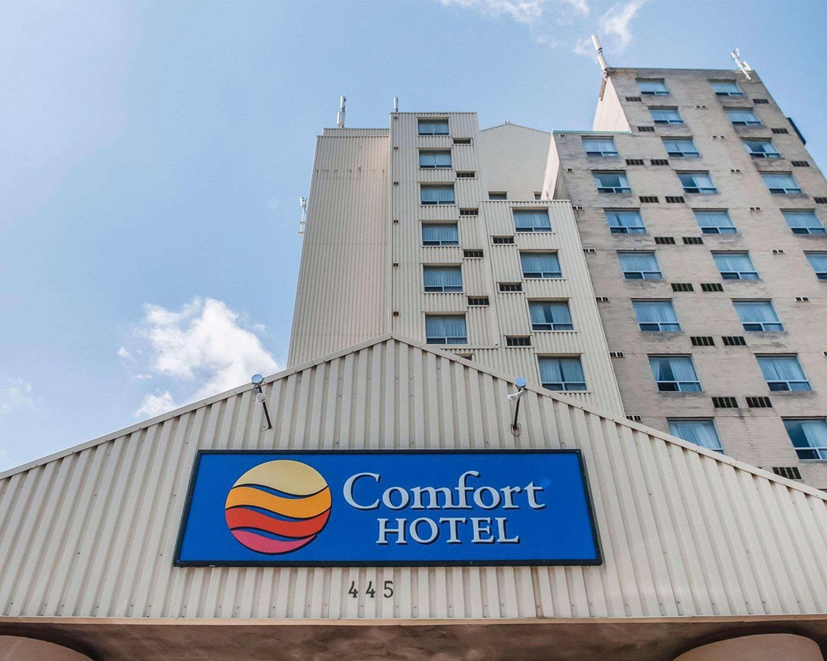 Comfort Hotel Airport North Toronto Exterior photo