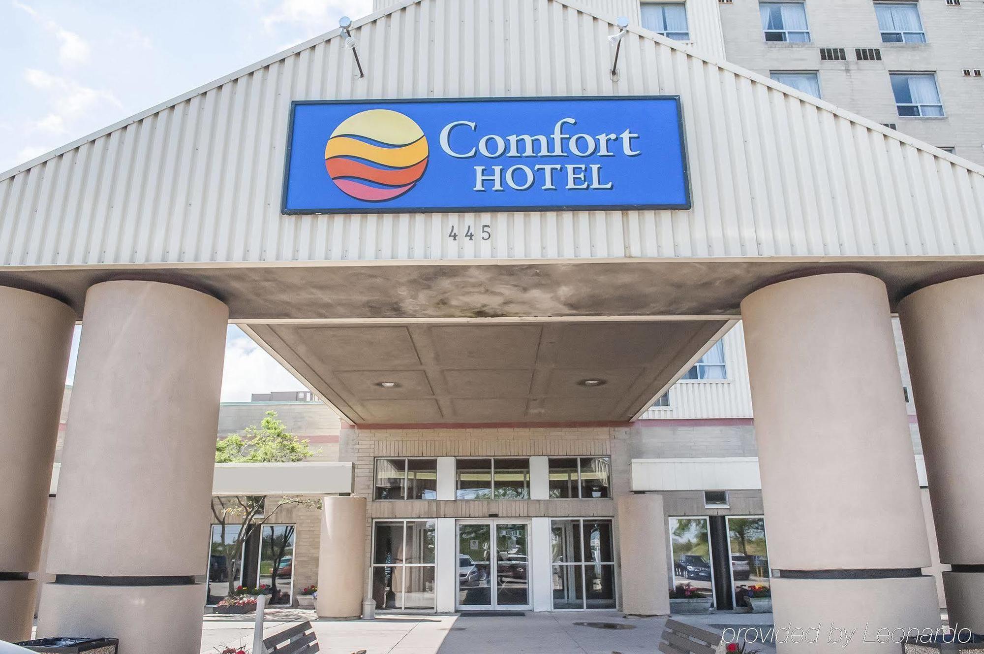 Comfort Hotel Airport North Toronto Exterior photo
